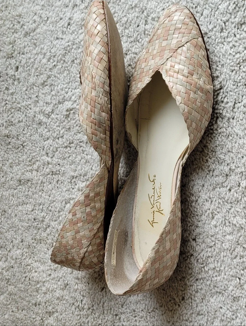 Soft Hand Woven GV Flat In Very Good Condition  10 1/2